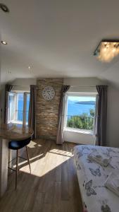 Posteľ alebo postele v izbe v ubytovaní Old Town Sea Front M&M Apartment Korčula