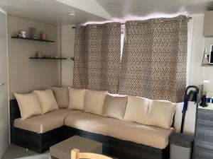 Gallery image of Mobil home 6-8pers - Le lac des rêves in Lattes