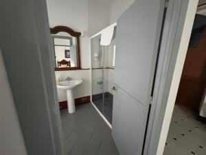 Ένα μπάνιο στο Hotel Entreolivos +50 φωτογραφίες