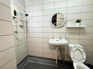 Ένα μπάνιο στο Melaka Stay