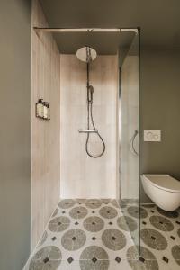 Phòng tắm tại House of Adam