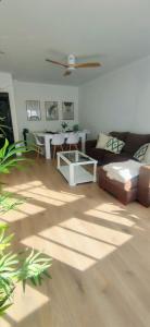 Гостиная зона в Apartamento Illa Salvora, Portonovo