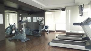 O centro de fitness e/ou as comodidades de fitness de High Floor Great View 2BR 2BA 3 mins to Nana BTS