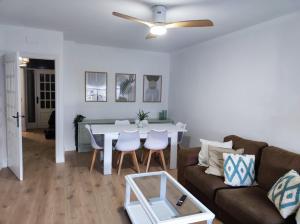 Гостиная зона в Apartamento Illa Salvora, Portonovo