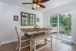 阿什维尔Cozy and Bright 3br apartment 15 min to DT Avl的相册照片