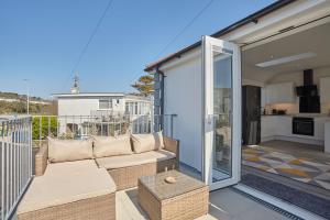 Balkoni atau teres di New Stylish Flat Sleeps 4 Free Parking
