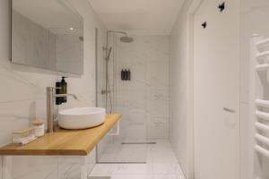 Phòng tắm tại Adam's Canal House +52 ảnh