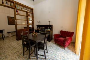Posezení v ubytování B&B Domus Enna