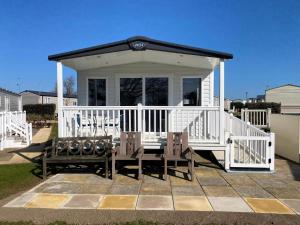 Imagen de la galería de Brilliant 6 Berth Caravan For Hire At Haven Hopton In Norfolk Ref 80039G, en Great Yarmouth