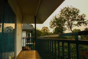 Μπαλκόνι ή βεράντα στο Wayanad Cave N Pillar Resort