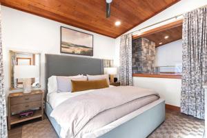 a bedroom with a bed and a window at KBM Resorts Upgraded Easy walk to Main St Close to Deer Valley hot tub gas fireplace BCC-1101 in Park City