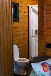 Koupelna v ubytování Charmant, gezellig en knus 5p chalet op Veluwe naast Sauna Drome + 37 fotografií