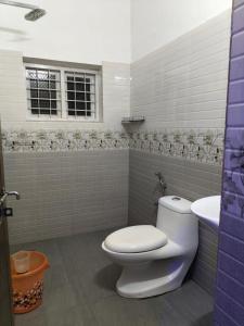 Ένα μπάνιο στο Wayanad Cave N Pillar Resort +47 φωτογραφίες