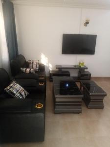 Μια τηλεόραση ή/και κέντρο ψυχαγωγίας στο Jawamu Homes