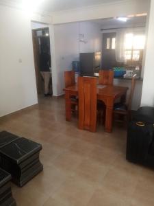 Η κουζίνα ή μικρή κουζίνα στο Jawamu Homes +8 φωτογραφίες