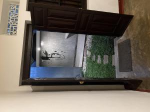 TV a/nebo společenská místnost v ubytování Villa Utopia Mirissa