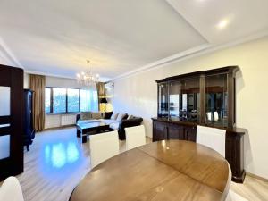 Posezení v ubytování Villa in Tbilisi + 27 fotografií