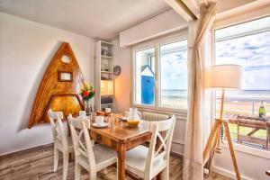 Galeriebild der Unterkunft Seafront flat near Cabourg with free private parking in Varaville