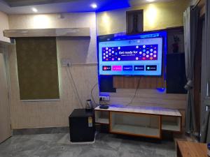 TV a/nebo společenská místnost v ubytování Mavenoak Dreams B&B