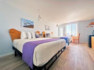 Postel nebo postele na pokoji v ubytování Shalimar Resort + 37 fotografií