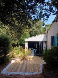 Billede fra billedgalleriet på La forestière avec Jacuzzi pour 6 personnes i Saint-Georges-dʼOléron