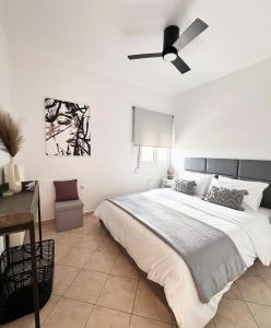 Postel nebo postele na pokoji v ubytování Plumeria Apartment Sitia
