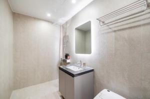 Cheomdan Lantana Hotel的一间浴室