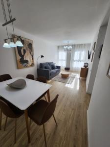 Ruang duduk di Apartamento Playa San Juan 2