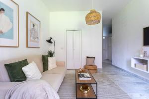 Posezení v ubytování Yesclusive Apartment M4-Navigli Milan-Unipol Forum-Humanitas-Vodafone Village