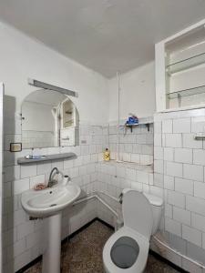 Ένα μπάνιο στο Mémoire des pierres, murmure des vagues