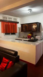 Η κουζίνα ή μικρή κουζίνα στο Villa Cali PASO