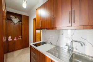 Una cocina o cocineta en Aldi's Guesthouse 71 fotos más