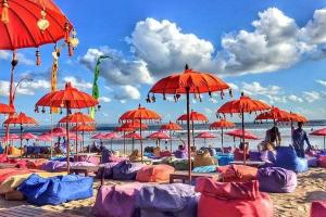レギャンにあるCozy room Kuta - 1 minutes to the beach by Micky Studioの砂浜