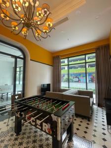 Фотография из галереи Trạm Sạc Homestay-Studio sang trọng-Lãng mạn-Tầng cao views đẹp-Netflix chill в городе Phú Thú