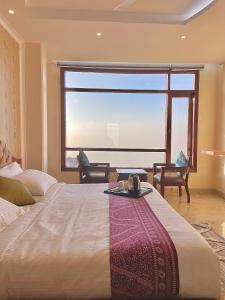 The Waypoint Inn客房内的一张或多张床位