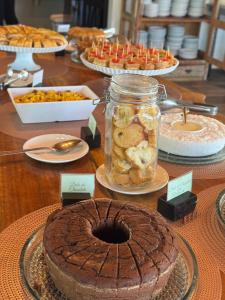 Comida no apart-hotel ou em algum lugar perto