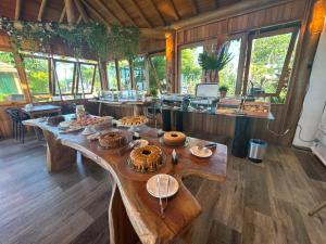 Comida no apart-hotel ou em algum lugar perto
