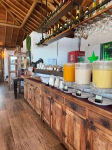 Comida no apart-hotel ou em algum lugar perto