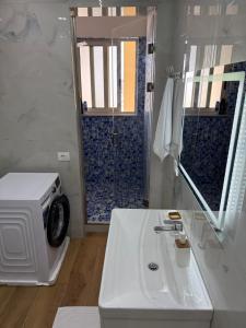 Koupelna v ubytování LuxurySeaview Apartment + 18 fotografií