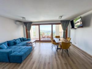 Et tv og/eller underholdning på Queen's Lounge