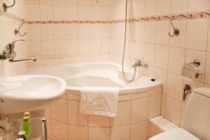 Kúpeľňa v ubytovaní Hotel Pod Orłem