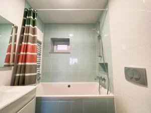 Et badeværelse på Fireplace 8 person at 1500 m in Serra da Estrela