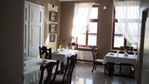 Restauracja lub miejsce do jedzenia w obiekcie HOTEL - Pałac Słonowice
