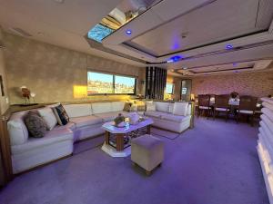 Posezení v ubytování Exclusive Yacht Stay - Best Sea & Old Town Views - Prime Location