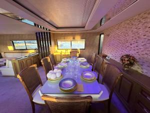Posezení v ubytování Exclusive Yacht Stay - Best Sea & Old Town Views - Prime Location