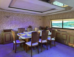 Posezení v ubytování Exclusive Yacht Stay - Best Sea & Old Town Views - Prime Location