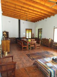 Χώρος καθιστικού στο Hosteria Telen