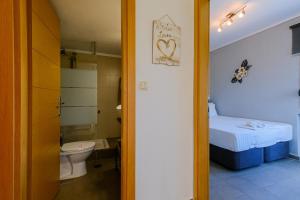 Koupelna v ubytování Deluxe Chrousso Pool Villa