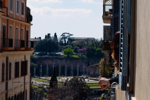 Fotografia z galérie ubytovania la polveriera, appartamenti eleganti e luminosi vicino al Colosseo v Ríme