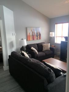 Posezení v ubytování Tyndalstone Lodge 3 Bedroom in the Heart of Village North Whistler